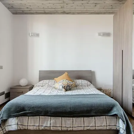 Villa Violet House