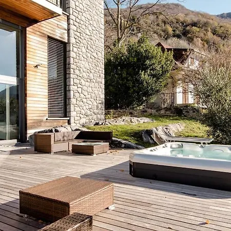 Violet House * Perledo